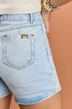 Bermuda em Jeans Claro